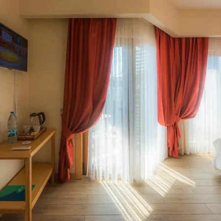Esida Hotel 3*